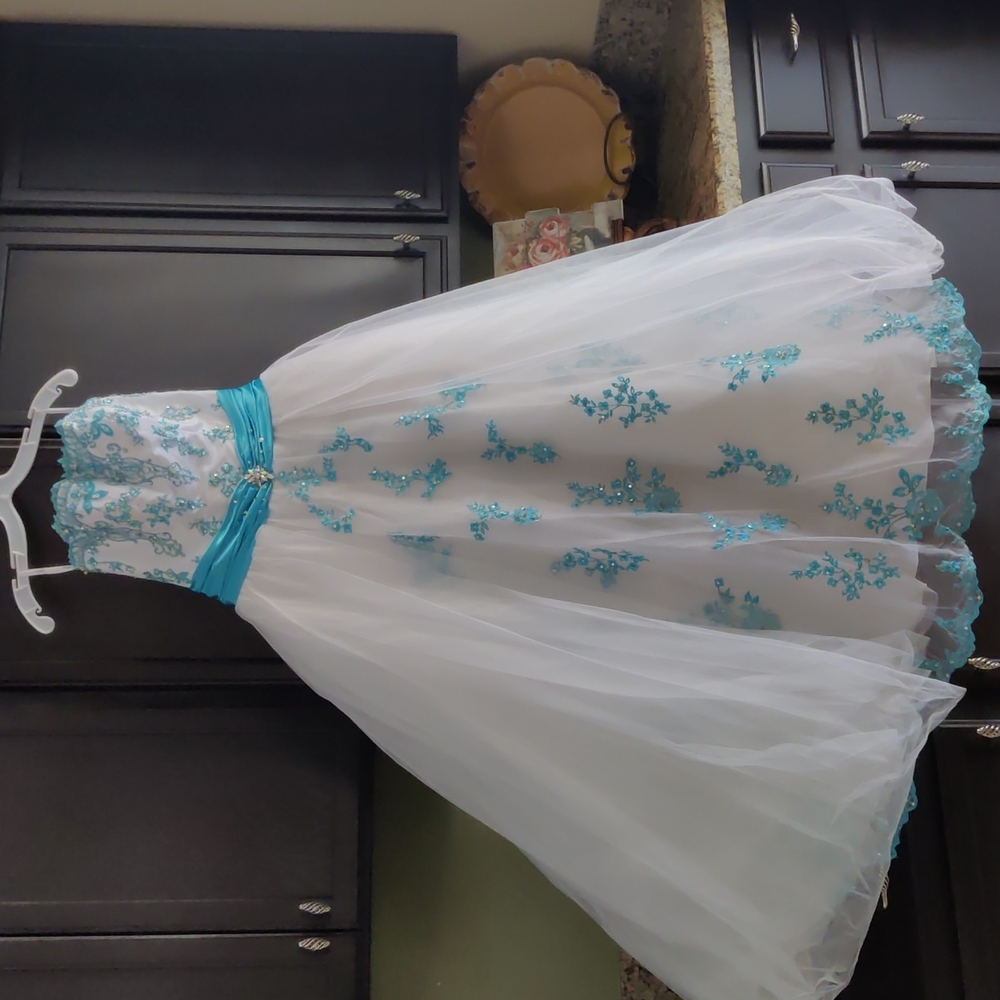 Tiffany designs gown